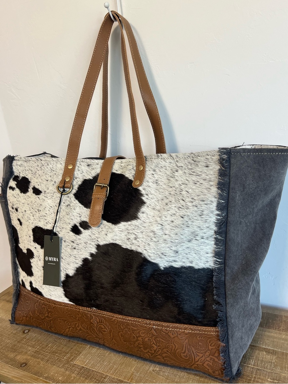 New Myra Western Cowhide Weekender Bag Leather Duffel Travel Carry-On Boho - Picture 7 of 11